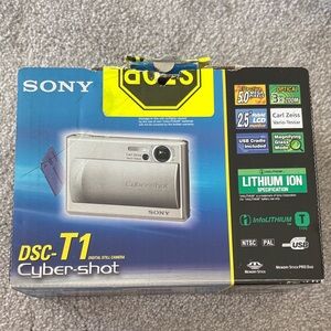 Sony DSC-T1 Silver Compact Cyber-shot Camera
